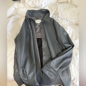 Aritzia Pelli shirt jacket